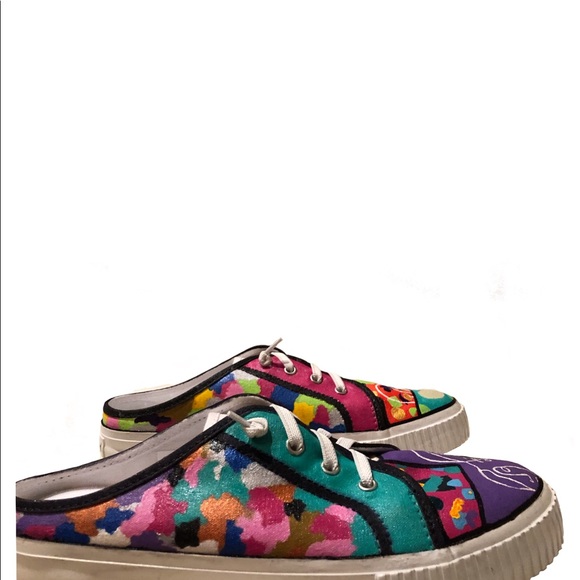 Abstract shoes - Picture 3 of 3